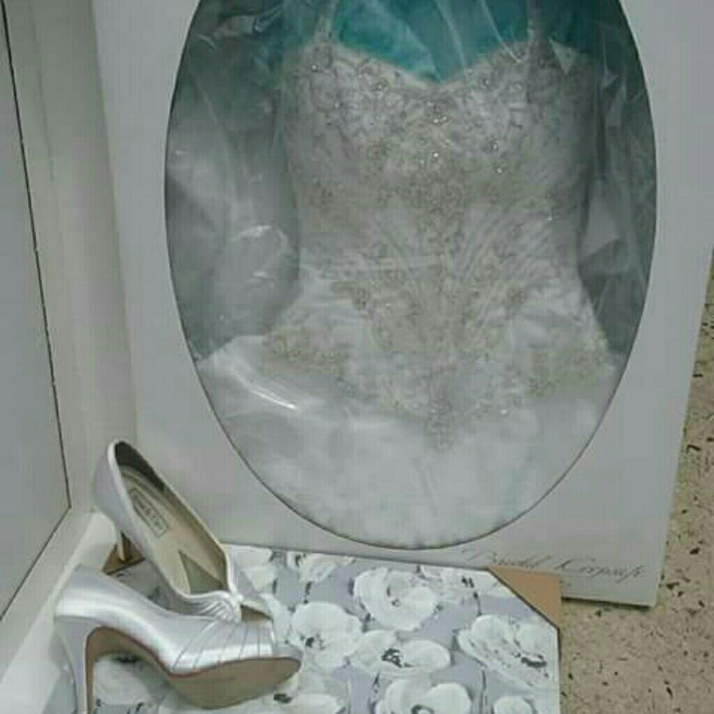 Maggie Sottero wedding gown - like new🌹HOST PICK! - Picture 5 of 5
